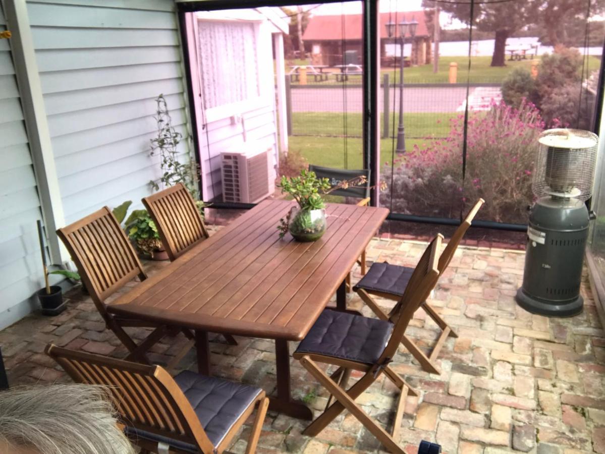 That Seaside Cottage - Fully Equipped Home, 4 Bedrooms On The Foreshore Tooradin Экстерьер фото